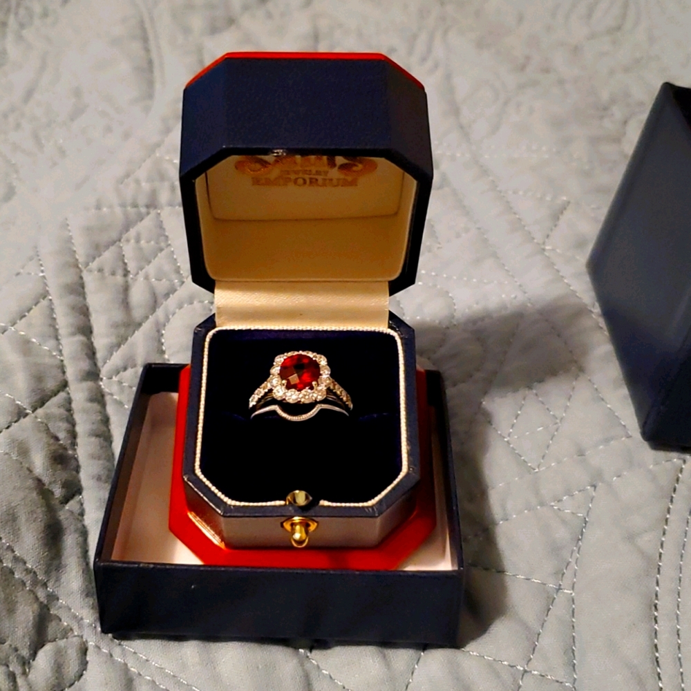 Custom wedding band set